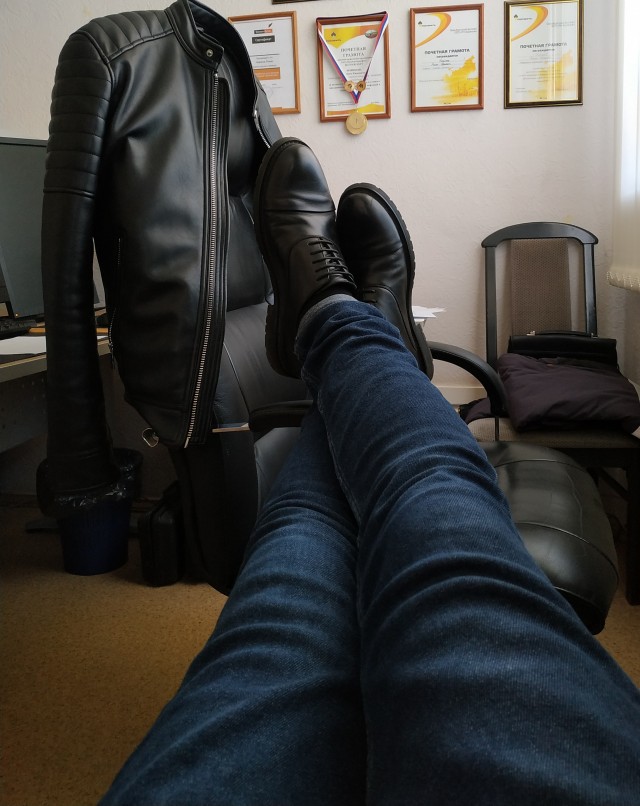 Угадайте по фоткам, кем я работаю?