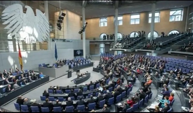 По-моему немцы начали что-то подозревать: Почему нефть у России покупать можно, а газ — нет?