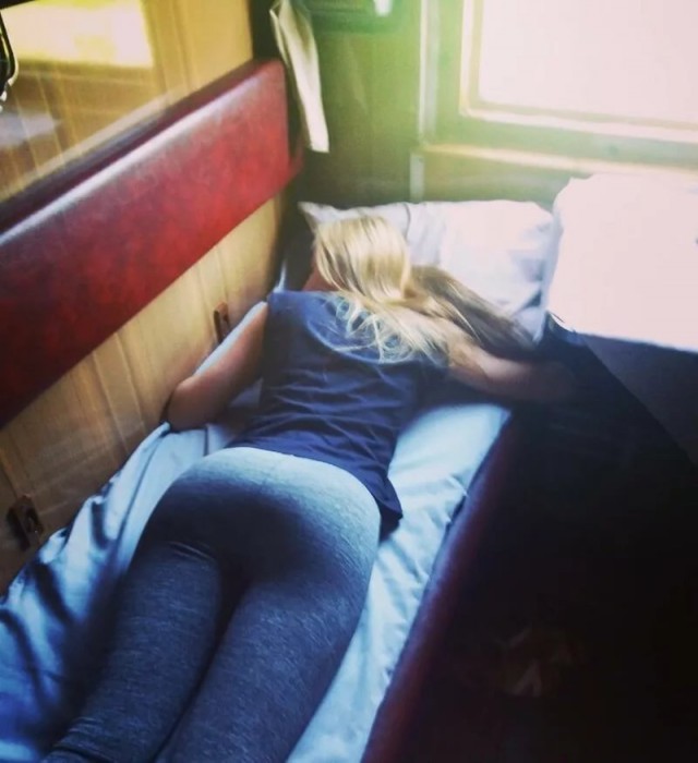 Фотографии красивых попутчиц в поездах