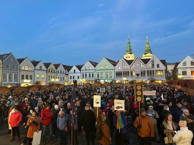 В Словакии прошли протесты с призывом к отставке Фицо
