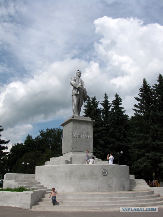 Памятники Ленину