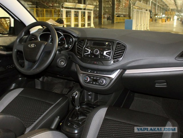 Интерьер серийного LADA XRay