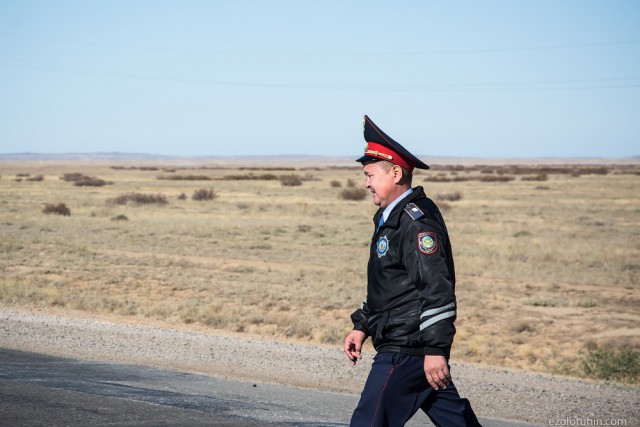"Развод на деньги от казахских ментов"