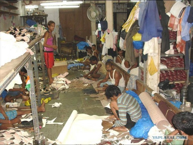 Обувное производство в Индии (25 фото)