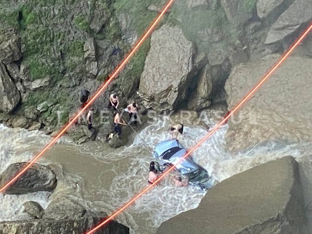 Машина с туристами упала в Цолотлинский каньон Дагестана