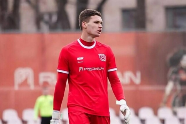 19-летний вратарь украинского футбольного клуба «Кривбасс» Игорь Омельченко сбежал во время сборов в Словении, чтобы не возвращаться на Украину