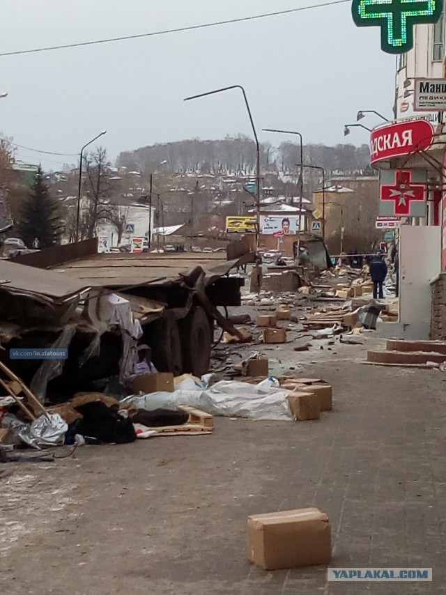В СМИ появились первые кадры с места смертельного ДТП под Челябинском