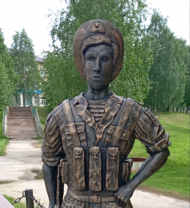 В Нововоронеже открыли новый памятник Аленке