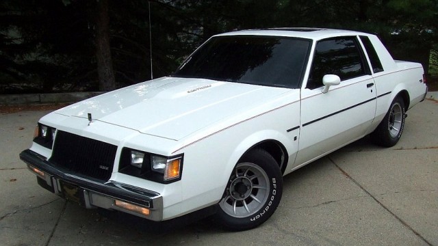 Buick GNX: аэродинамика кирпича, пятиместный салон и динамика Ferrari F40