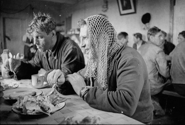 «Ловись рыбка большая...» Рыболовный бум в СССР. И четверг, рыбный день однако