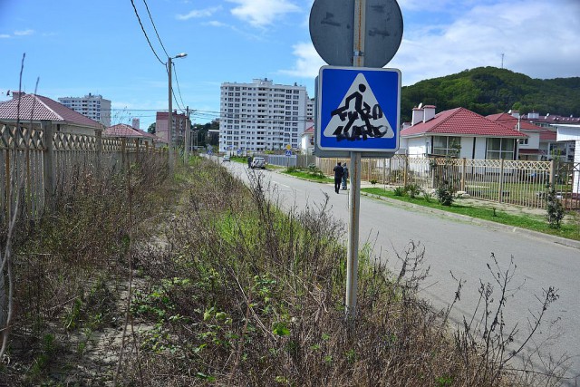 В Сочи на разграбление оставлен коттеджный поселок