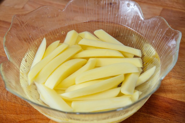 Легендарный немецкий фастфуд "Карривурст с картофелем фри"