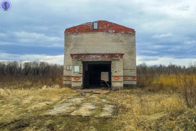 Заброшенный ракетный арсенал бывшего военного аэродрома "Кулон" в Переяславке
