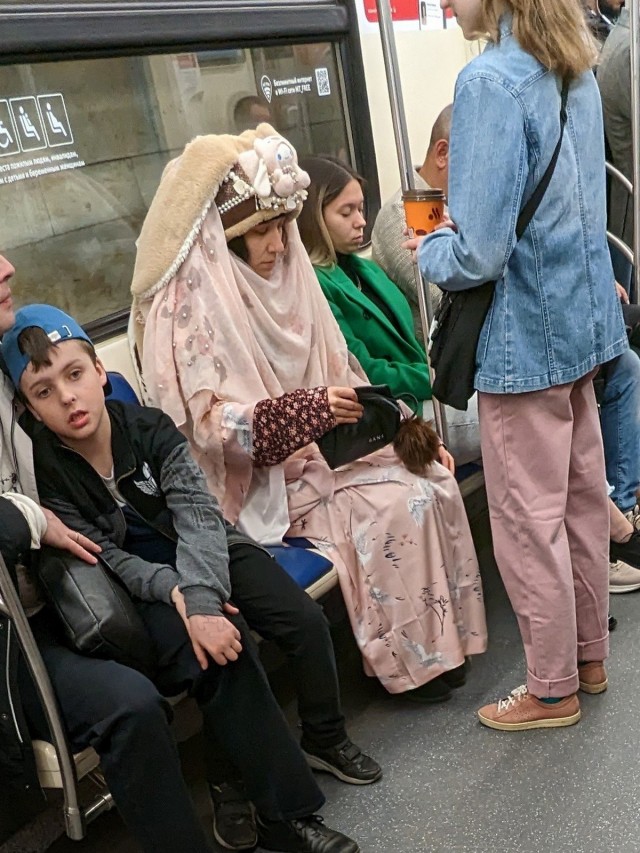 Модники из российского метрополитена на сей вторник