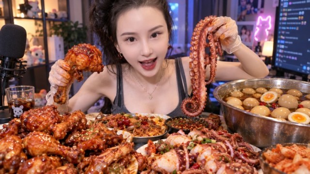 «Уже задыхалась»: Съедавшая таз курицы и 70 яиц за раз девушка умерла в 24 года