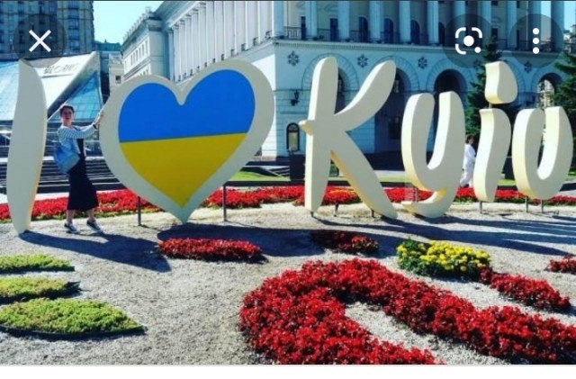 Петр Порошенко покидает Украину после попытки вручить повестку для объявления ему подозрения