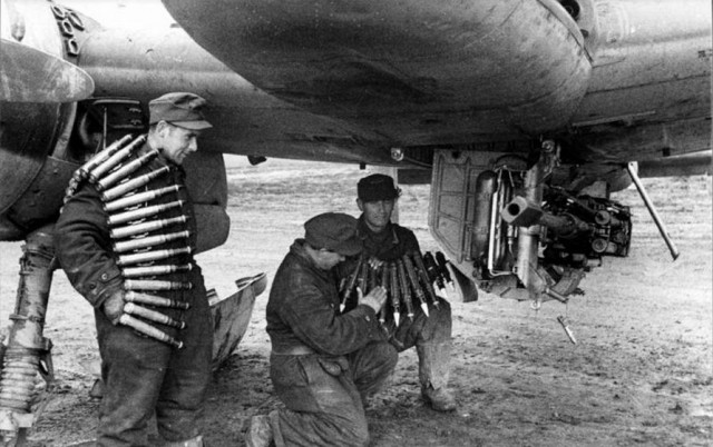Henschel Hs-129. "Летающий танк" Гитлера. Часть 2. Боевое применение.