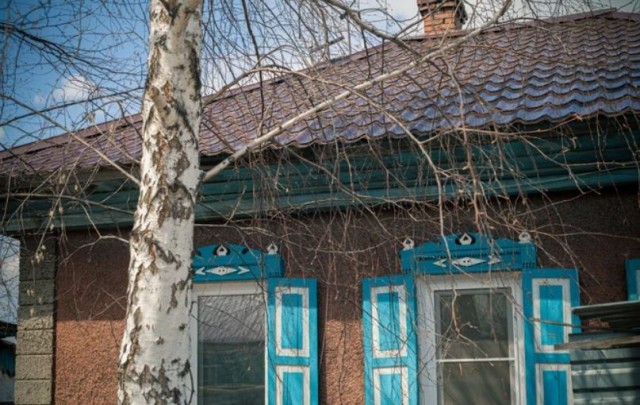 Они пришли с битами, а он защищал семью...