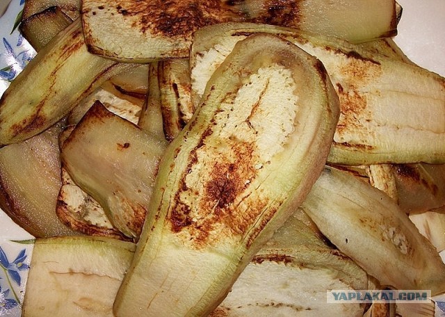 Баклажаны с тремя видами мяса