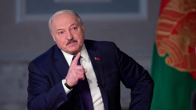Лукашенко заявил, что запрещать и блокировать интернет-ресурсы — это дикость и средневековье