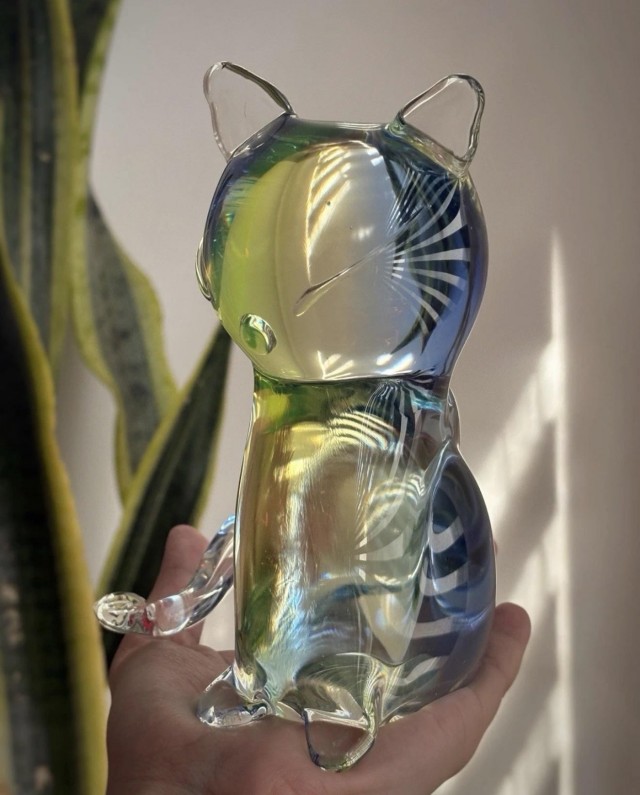 Стеклянная фигурка кошки