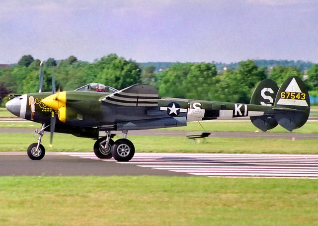 Многоцелевой истребитель P-38 «Lightning»