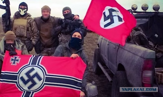 "Вот двор, через который мы ходили. Просто поле боя"