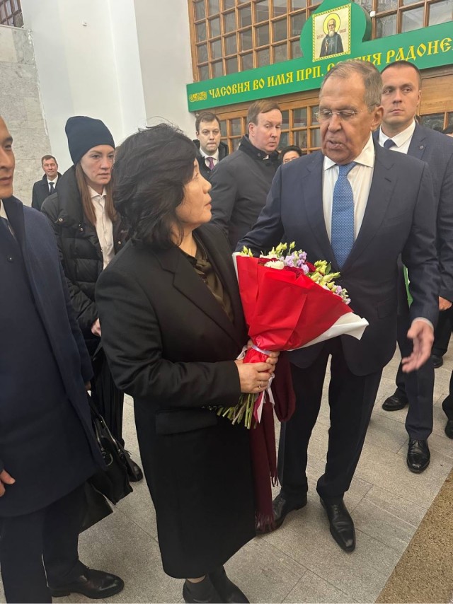 Глава МИД КНДР прибыла в Москву для  встречи с Лавровым