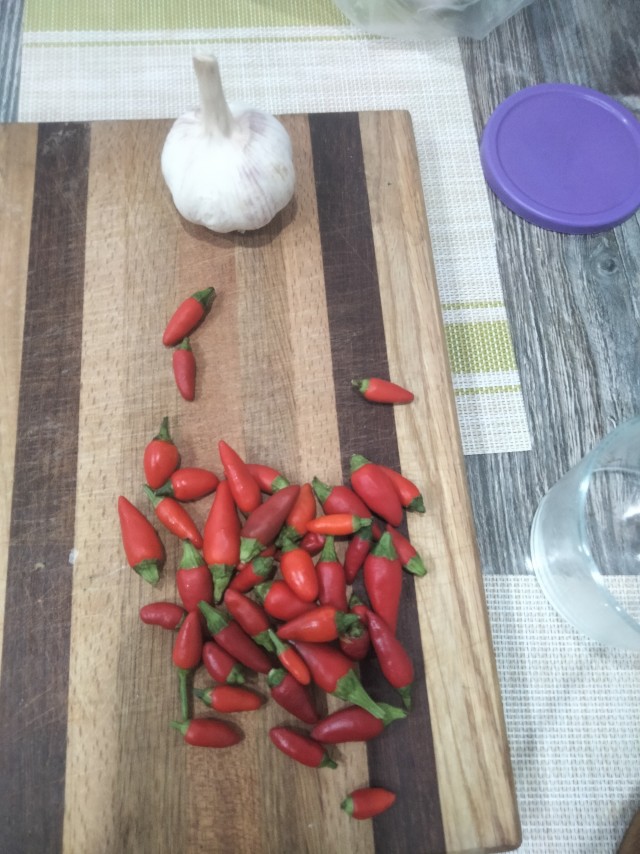 Кому надоела политика и тд и тп