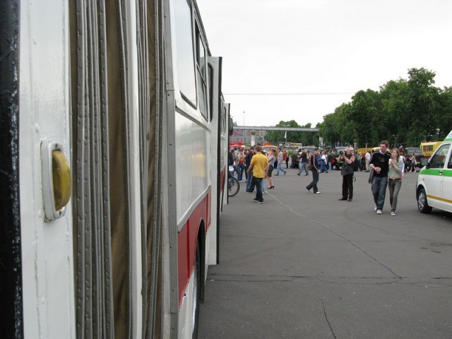 Автобус из прошлого ездит по Москве