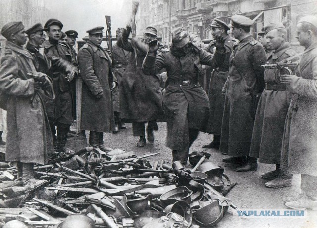 Что делали с трофейным немецким оружием после войны