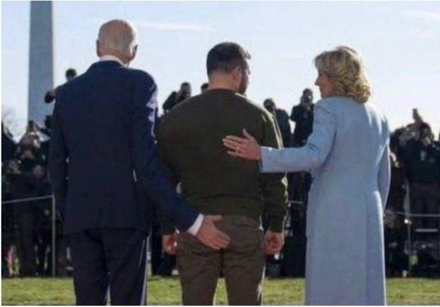 Кадр дня с саммита НАТО
