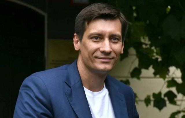 Михаила Ходорковского* и экс-депутата Дмитрия Гудкова* внесли в перечень террористов и экстремистов, — Росфинмониторинг