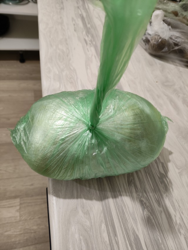Кто покупает колбасу