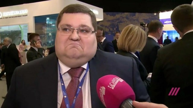 Aurus показал на фото новую версию седана Senat — в духе «Майбаха»