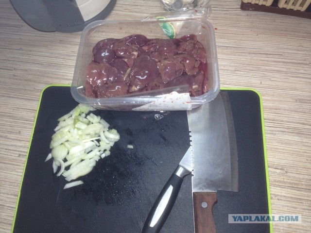 Баранья нога с куриной печенью