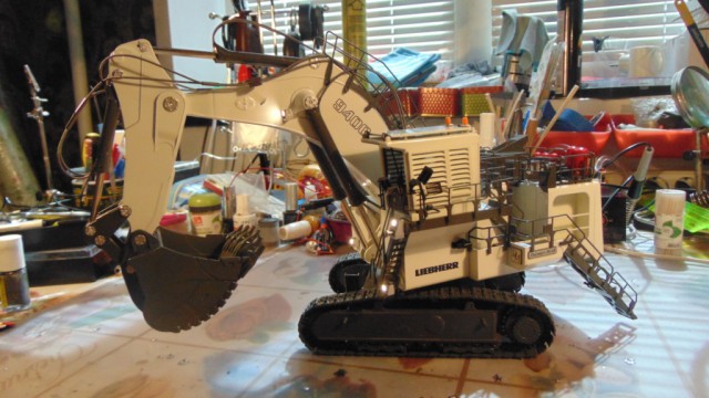 LIEBHERR R9400 Радиоуправляемая дилерская модель экскаватора в 50 масштабе