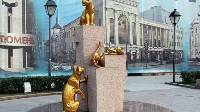 В Петербурге появился памятник блокадной кошке