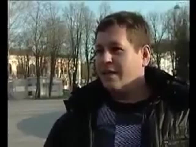 Новая жуткая игра в соцсетях - толкни под машину ...