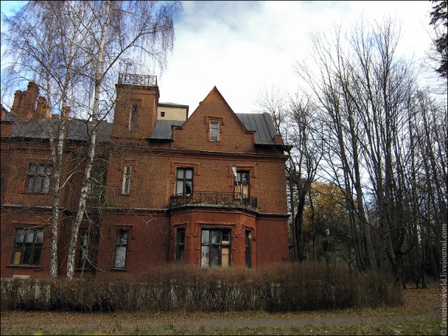 Замок Щербатовых. (48 фото)