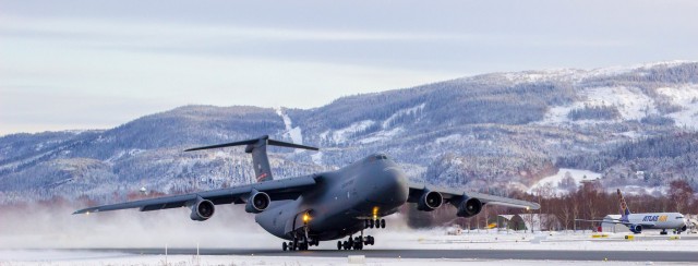 Lockheed C-5 Galaxy. Самый крупный военно-транспортный самолёт ВВС США