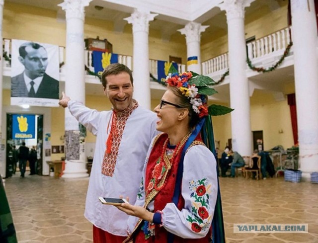 ❗️Журналист и телеведущий Антон Красовский временно отстранен от работы в коллективе.