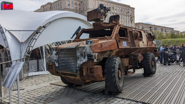 Выставка трофейной техники на Поклонке