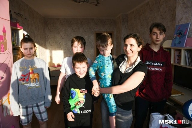 «Всем всё равно, что меня здесь убьют». Десятидетный контрактник из Москвы заблокировал всю семью и доступ к зарплатному счету