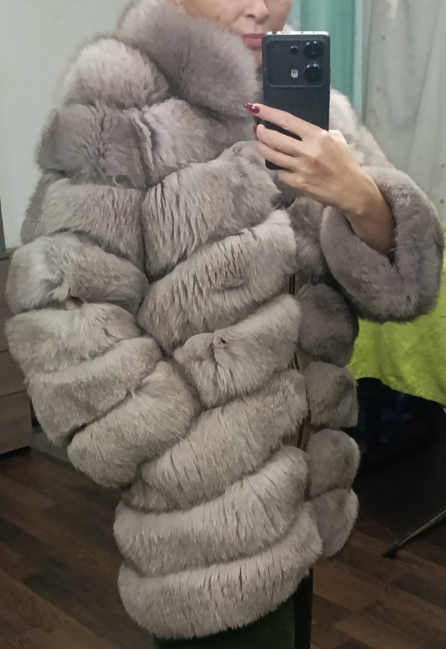 Шуба женская. Нат.мех. песец