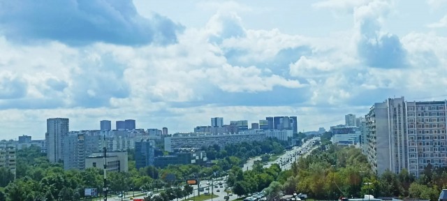 Жить в Москве- то, что за окном и каждый день