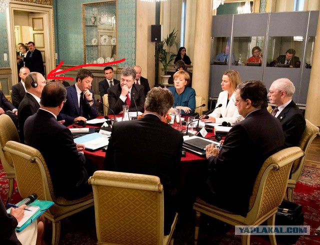 Путин опоздал на встречу с Меркель
