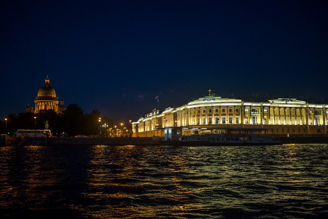 Белые мосты и разводные ночи