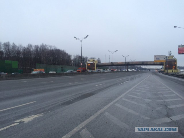 Дальнобойщики начали перекрывать МКАД 04.12.15