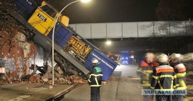Все видели знаменитое фото с пассажирским поездом, что произошло там на самом деле?
